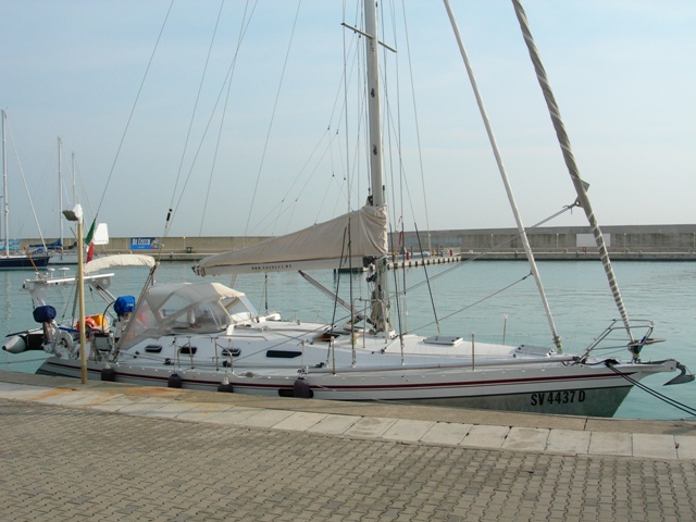 Shaula at the PescaraMarina refueling station